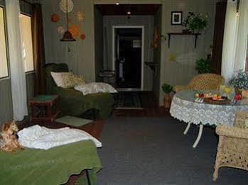 River House Bed And Breakfast Nine Mile Falls Екстериор снимка
